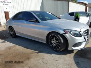 2017 Mercedes-Benz C 300 z VIN 55SWF4JB3HU190260, wystawiony jako IAAI lot #42235582 z przebiegiem 55 663 mil mil oraz . Historia ofert i sprzedaży dostępna na DreamBid. Obrazek 1.