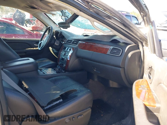 2009 Chevrolet Silverado 1500 with VIN 2GCEC39J891109818, listed as a IAAI auction lot 41302124 with Not Provided miles and . Bid and sale history available at DreamBid. Image 5.