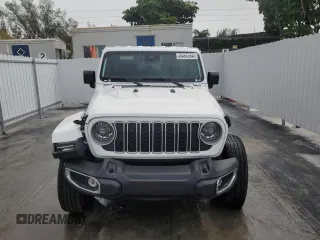 2025 Jeep Wrangler Sahara with VIN 1C4PJXEN7SW505719, listed as a Copart auction lot 52528025 with 8,911 mi miles and Clean Title. Bid and sale history available at DreamBid. Image 5.