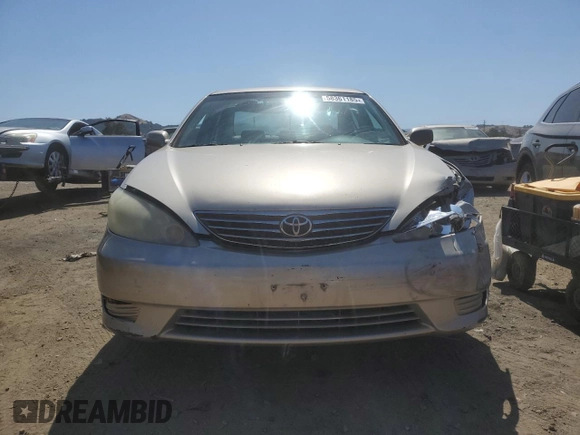 2005 Toyota Camry STD z VIN 4T1BE32K05U396288, wystawiony jako Copart lot #58361185 z przebiegiem 227 110 mil mil oraz Szkoda całkowita • Salvage title. Historia ofert i sprzedaży dostępna na DreamBid. Obrazek 5.