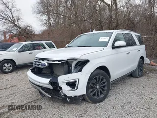 2020 Ford Expedition Limited z VIN 1FMJU1KT8LEB01943, wystawiony jako IAAI lot #41728571 z przebiegiem 84 002 mil mil oraz . Historia ofert i sprzedaży dostępna na DreamBid. Obrazek 19.