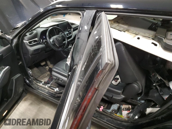 2021 Toyota Highlander XLE with VIN 5TDHZRBH0MS063991, listed as a Copart auction lot 52595065 with Not provided miles and Salvage title. Bid and sale history available at DreamBid. Image 8.