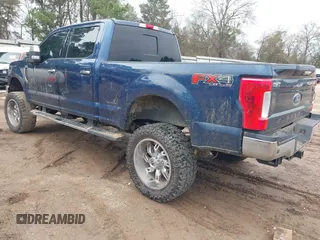 2018 Ford Super Duty F-250 SRW XL with VIN 1FT7W2B62JEB96232, listed as a IAAI auction lot 41705890 with 122,200 mi miles. Bid and sale history available at carsss.com. Image 3.