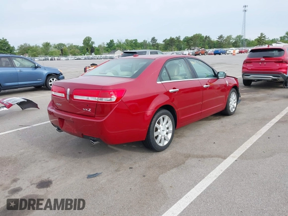 2010 Lincoln MKZ z VIN 3LNHL2GC2AR636552, wystawiony jako IAAI lot #42330172 z przebiegiem 98 883 mil mil oraz . Historia ofert i sprzedaży dostępna na DreamBid. Obrazek 4.