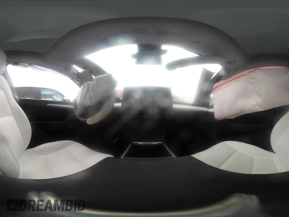 2024 Tesla Model Y z VIN 7SAYGDED9RA304010, wystawiony jako IAAI lot #42366995 z przebiegiem Nie podano mil oraz . Historia ofert i sprzedaży dostępna na DreamBid. Obrazek 17.