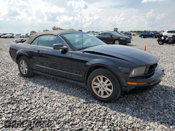 2006 Ford Mustang Standard z VIN 1ZVFT84N965254742, wystawiony jako Copart lot #61816475 z przebiegiem 111 655 mil mil oraz Czysty tytuł • Clean title. Historia ofert i sprzedaży dostępna na DreamBid. Obrazek 4.