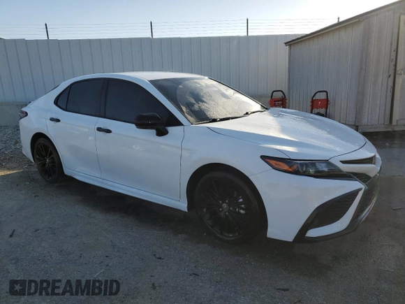 2022 Toyota Camry SE z VIN 4T1T11AK4NU063159, wystawiony jako Copart lot #53105395 z przebiegiem 43 679 mil mil oraz Szkoda całkowita • Salvage title. Historia ofert i sprzedaży dostępna na DreamBid. Obrazek 4.