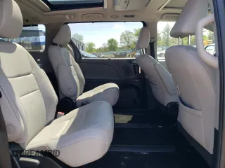 2018 Toyota Sienna XLE z VIN 5TDDZ3DC2JS200440, wystawiony jako Copart lot #54731805 z przebiegiem 80 636 mil mil oraz Szkoda całkowita • Salvage title. Historia ofert i sprzedaży dostępna na DreamBid. Obrazek 11.