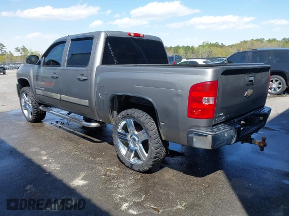 2008 Chevrolet Silverado 1500 1LT with VIN 2GCEC130281145698, listed as a IAAI auction lot 41883409 with 235,900 mi miles and . Bid and sale history available at DreamBid. Image 3.