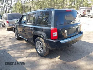 2008 Jeep Patriot Sport with VIN 1J8FT28W68D689674, listed as a IAAI auction lot 41918466 with 123,546 mi miles. Bid and sale history available at carsss.com. Image 3.