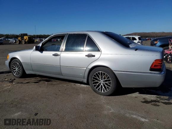 1994 Mercedes-Benz S 320 with VIN WDBGA32E1RA165230, listed as a Copart auction lot 42641875 with 74,960 mi miles and Clean Title. Bid and sale history available at DreamBid. Image 2.