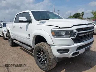 2023 Ram 1500 Big Horn z VIN 1C6SRFFT9PN533410, wystawiony jako IAAI lot #42143354 z przebiegiem 25 434 mil mil oraz . Historia ofert i sprzedaży dostępna na DreamBid. Obrazek 1.