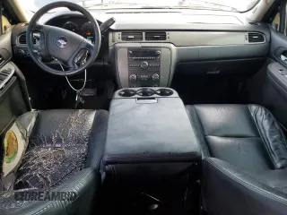 2008 Chevrolet Tahoe 2LT z VIN 1GNFC13088R139102, wystawiony jako Copart lot #52535205 z przebiegiem 260 619 mil mil oraz Czysty tytuł • Clean title. Historia ofert i sprzedaży dostępna na DreamBid. Obrazek 8.