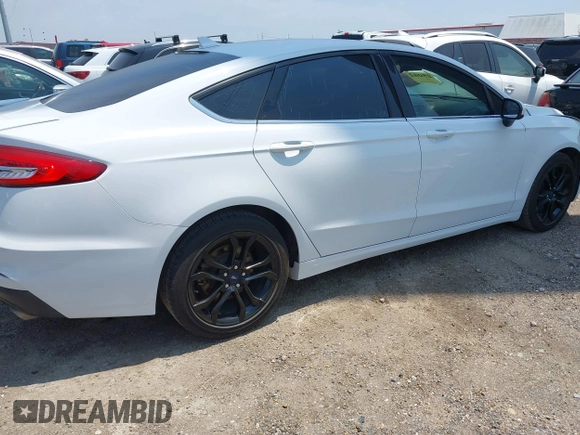 2020 Ford Fusion SE with VIN 3FA6P0HD3LR126389, listed as a IAAI auction lot 42110279 with 51,767 mi miles and . Bid and sale history available at DreamBid. Image 4.