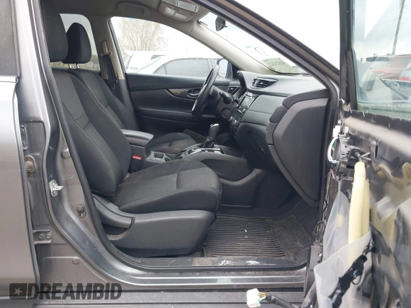 2018 Nissan Rogue SV with VIN KNMAT2MV6JP511461, listed as a IAAI auction lot 41924322 with 131,869 mi miles. Bid and sale history available at carsss.com. Image 5.