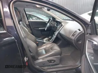 2017 Volvo XC60 Dynamic z VIN YV449MRRXH2212708, wystawiony jako IAAI lot #41164690 z przebiegiem 85 404 mil mil oraz . Historia ofert i sprzedaży dostępna na DreamBid. Obrazek 5.