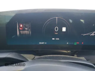 2022 Lucid Air Grand Touring z VIN 50EA1GBA0NA003171, wystawiony jako Copart lot #56913135 z przebiegiem 20 527 mil mil oraz Szkody całkowita. Historia ofert i sprzedaży dostępna na DreamBid. Obrazek 9.