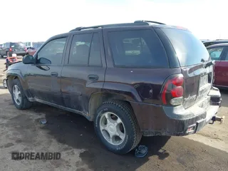 2008 Chevrolet TrailBlazer LT w/3LT with VIN 1GNDT13S482206280, listed as a IAAI auction lot 41686917 with 121,152 mi miles. Bid and sale history available at carsss.com. Image 3.