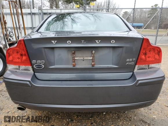 2009 Volvo S60 2.5T with VIN YV1RH592092735980, listed as a Copart auction lot 43513315 with 249,392 mi miles and Clean Title. Bid and sale history available at carsss.com. Image 6.