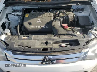 2015 Mitsubishi Outlander GT z VIN JA4JZ4AX4FZ001454, wystawiony jako Copart lot #54562675 z przebiegiem 166 983 mil mil oraz Czysty tytuł • Clean title. Historia ofert i sprzedaży dostępna na DreamBid. Obrazek 12.