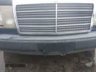 1990 Mercedes-Benz 300 E с VIN WDBEA30D5LB186360, выставлен на аукционе IAAI как лот 42502197 с пробегом 226 135 миль миль и . История ставок и продаж доступна на DreamBid. Изображение 6.