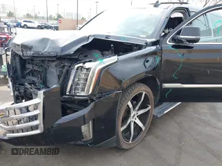 2017 Cadillac Escalade ESV Premium Luxury z VIN 1GYS4JKJ4HR300036, wystawiony jako IAAI lot #41467178 z przebiegiem 132 669 mil mil oraz . Historia ofert i sprzedaży dostępna na DreamBid. Obrazek 18.