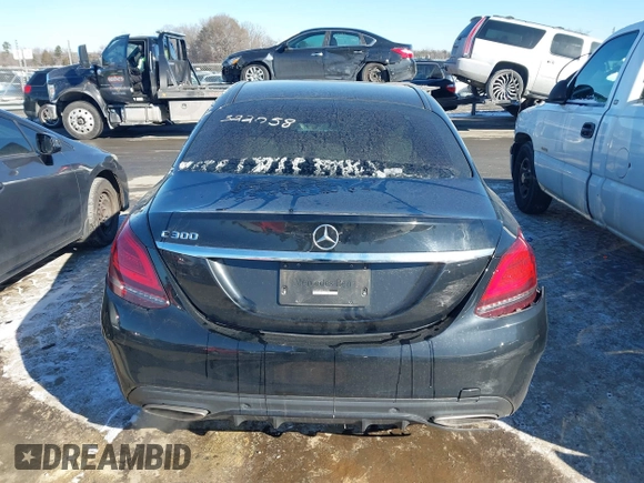 2019 Mercedes-Benz C 300 z VIN 55SWF8DB9KU322058, wystawiony jako IAAI lot #41387405 z przebiegiem 73 483 mil mil oraz . Historia ofert i sprzedaży dostępna na DreamBid. Obrazek 16.