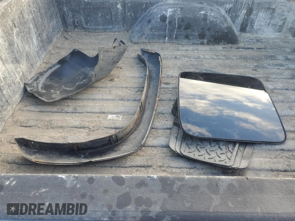 2006 GMC Sierra 2500HD SLT with VIN 1GTHK29D56E291203, listed as a Copart auction lot 43912665 with Not provided miles and Salvage title. Bid and sale history available at DreamBid. Image 14.