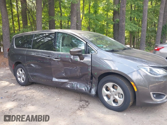 2018 Chrysler Pacifica Hybrid Touring Plus с VIN 2C4RC1H70JR187642, выставлен на аукционе IAAI как лот 42568596 с пробегом 48 907 миль миль и . История ставок и продаж доступна на DreamBid. Изображение 6.