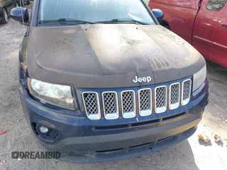 2014 Jeep Compass Latitude with VIN 1C4NJCEAXED531969, listed as a IAAI auction lot 42009220 with 189,303 mi miles. Bid and sale history available at carsss.com. Image 6.