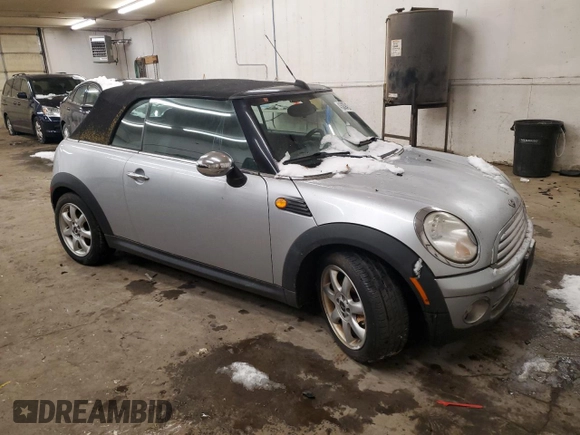 2010 MINI Convertible with VIN WMWMR3C55ATU98337, listed as a Copart auction lot 45039425 with Not Provided miles and Clean Title. Bid and sale history available at DreamBid. Image 4.