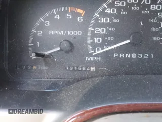 2000 Cadillac Escalade z VIN 1GYEK13R1YR115692, wystawiony jako IAAI lot #41300434 z przebiegiem 431 564 mil mil oraz . Historia ofert i sprzedaży dostępna na DreamBid. Obrazek 7.
