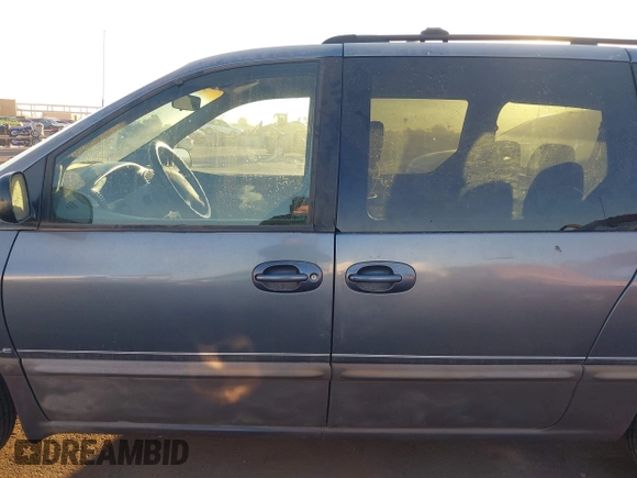 1996 Dodge Grand Caravan with VIN 1B4GP54R9TB328555, listed as a IAAI auction lot 40770123 with 184,323 mi miles and . Bid and sale history available at DreamBid. Image 14.