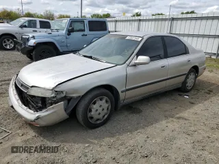 1997 Honda Accord LX with VIN 1HGCD5633VA208750, listed as a Copart auction lot 52037345 with 178,490 mi miles and Non repairable. Bid and sale history available at DreamBid. Image 1.
