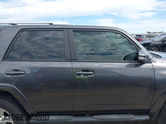2018 Toyota 4Runner SR5 с VIN JTEZU5JRXJ5189536, выставлен на аукционе IAAI как лот 42314799 с пробегом 145 889 миль миль и . История ставок и продаж доступна на DreamBid. Изображение 13.