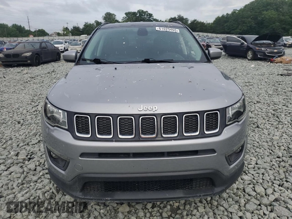 2018 Jeep Compass Latitude with VIN 3C4NJDBBXJT253193, listed as a Copart auction lot 61025465 with 80,850 mi miles and Salvage title. Bid and sale history available at DreamBid. Image 5.