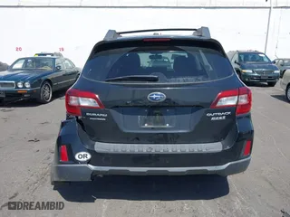 2015 Subaru Outback 2.5i Limited with VIN 4S4BSAJC1F3271511, listed as a IAAI auction lot 42087304 with 167,215 mi miles. Bid and sale history available at carsss.com. Image 16.