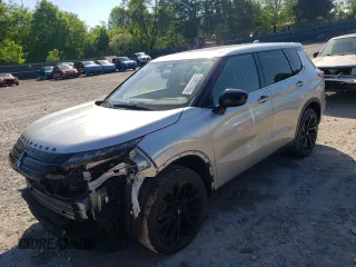 2022 Mitsubishi Outlander SE z VIN JA4J3UA88NZ078031, wystawiony jako Copart lot #55563785 z przebiegiem 24 298 mil mil oraz Tytuł czysty. Historia ofert i sprzedaży dostępna na DreamBid. Obrazek 1.