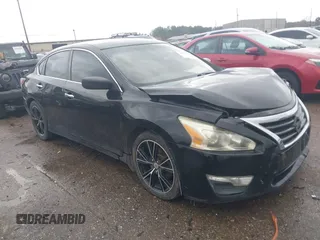 2015 Nissan Altima 2.5 S with VIN 1N4AL3AP7FC183905, listed as a IAAI auction lot 41557359 with 212,079 mi miles. Bid and sale history available at carsss.com. Image 1.