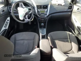 2012 Hyundai Accent SE z VIN KMHCU5AE2CU010532, wystawiony jako Copart lot #49165705 z przebiegiem Nie podano mil oraz Szkoda całkowita • Salvage title. Historia ofert i sprzedaży dostępna na DreamBid. Obrazek 8.