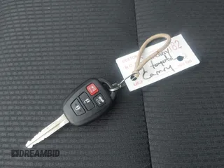 2017 Toyota Camry XLE z VIN 4T1BF1FK5HU814926, wystawiony jako IAAI lot #41917832 z przebiegiem 69 702 mil mil oraz . Historia ofert i sprzedaży dostępna na DreamBid. Obrazek 11.