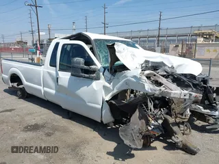 2012 Ford F-250 XL z VIN 1FT7X2A60CEA57847, wystawiony jako IAAI lot #42275006 z przebiegiem Nie podano mil oraz . Historia ofert i sprzedaży dostępna na DreamBid. Obrazek 1.