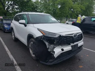 2022 Toyota Highlander LE with VIN 5TDBZRBH8NS242559, listed as a IAAI auction lot 42366399 with 200,915 mi miles and . Bid and sale history available at DreamBid. Image 6.
