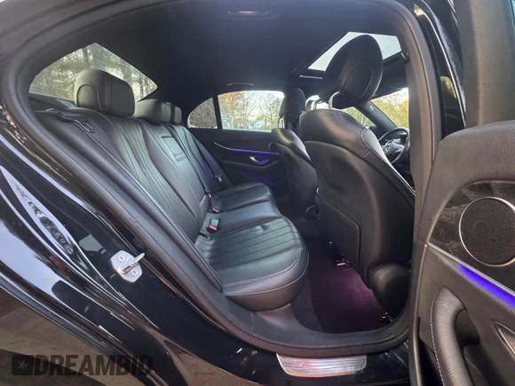 2017 Mercedes-Benz E-Class E 300 Luxury with VIN WDDZF4KB3HA104604, listed as a Copart auction lot 55533765 with 125,497 mi miles and Clean Title. Bid and sale history available at carsss.com. Image 6.