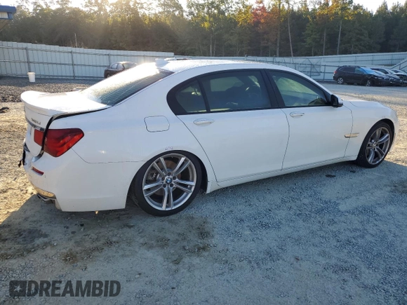 2015 BMW 7 Series 740Li with VIN WBAYE4C59FD139044, listed as a Copart auction lot 75907584 with 113,587 mi miles and Salvage Title. Bid and sale history available at DreamBid. Image 3.