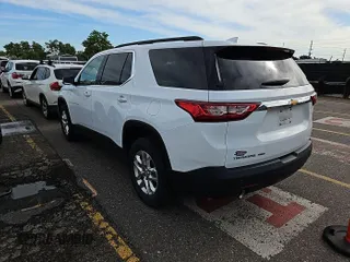 2020 Chevrolet Traverse LT Cloth z VIN 1GNEVMKW6LJ223018, wystawiony jako IAAI lot #42587509 z przebiegiem 91 186 mil mil oraz . Historia ofert i sprzedaży dostępna na DreamBid. Obrazek 1.