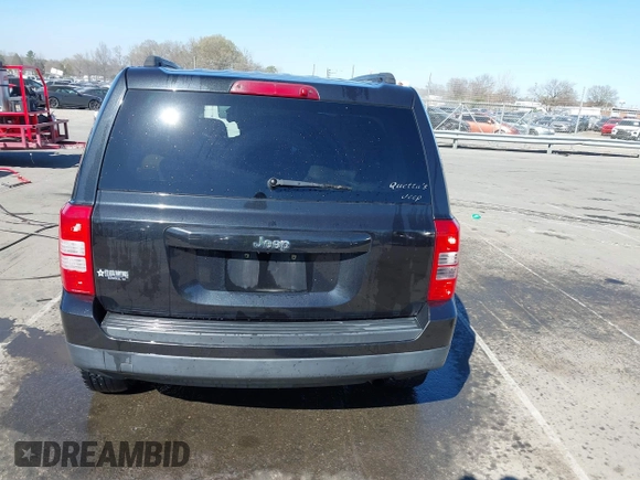 2011 Jeep Patriot Sport z VIN 1J4NT1GB8BD208238, wystawiony jako IAAI lot #41834103 z przebiegiem 200 947 mil mil oraz . Historia ofert i sprzedaży dostępna na DreamBid. Obrazek 17.