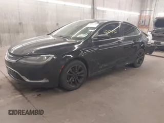 2015 Chrysler 200 Limited z VIN 1C3CCCAB7FN730056, wystawiony jako IAAI lot #42071142 z przebiegiem 130 969 mil mil oraz . Historia ofert i sprzedaży dostępna na DreamBid. Obrazek 2.