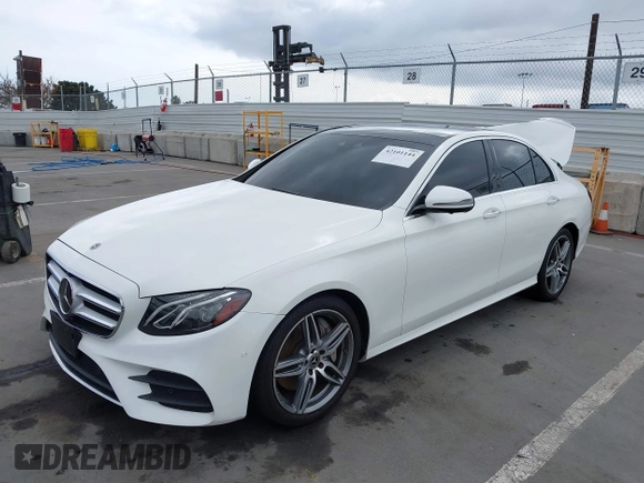2019 Mercedes-Benz E 300 z VIN WDDZF4JB9KA611936, wystawiony jako IAAI lot #42101144 z przebiegiem 82 805 mil mil oraz . Historia ofert i sprzedaży dostępna na DreamBid. Obrazek 2.
