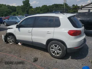 2017 Volkswagen Tiguan S z VIN WVGBV7AX6HK011093, wystawiony jako Copart lot #61912514 z przebiegiem Nie podano mil oraz Szkoda całkowita • Salvage title. Historia ofert i sprzedaży dostępna na DreamBid. Obrazek 2.